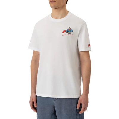 Acquista subito la T-shirt Uomo, in puro cotone a maniche corte con logo ricamato sulla manica firmata Saint Barth su Old England: vieni a scoprire tutta la collezione sul nostro sito