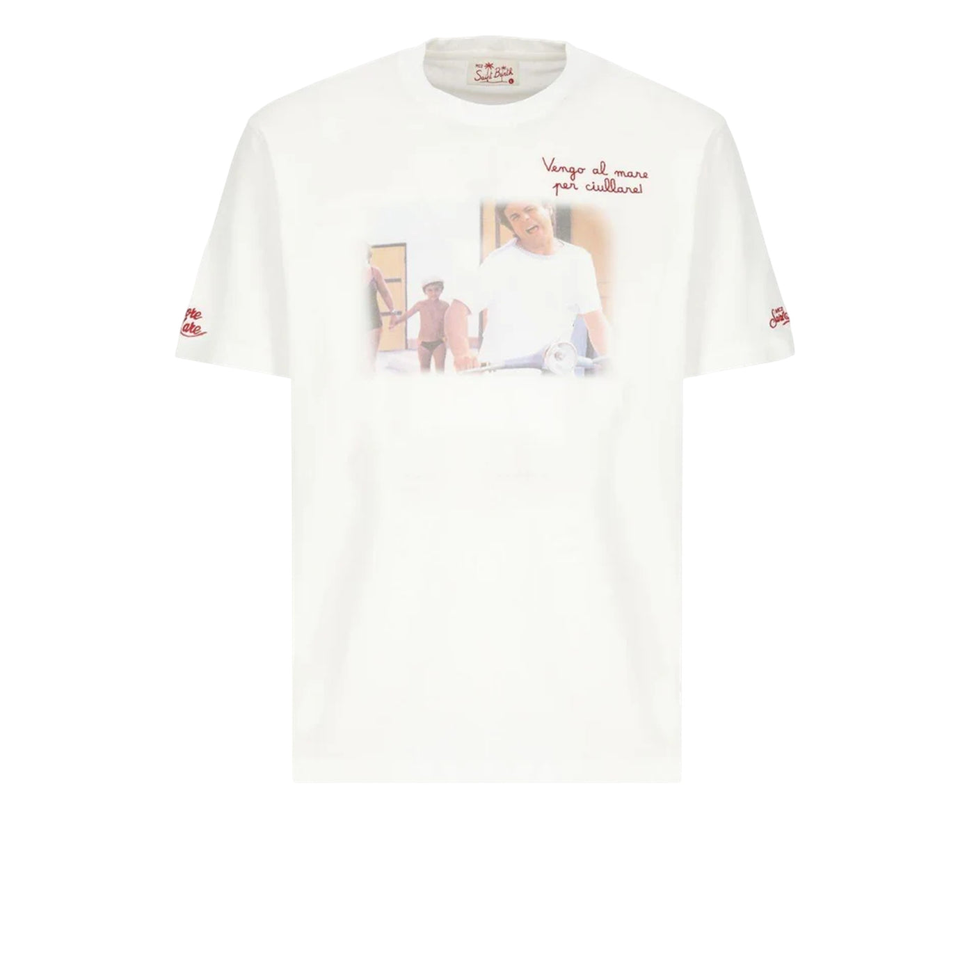 Acquista subito la T-shirt Uomo, in puro cotone a maniche corte, girocollo e logo ricamato sulla manica firmata Saint Barth su Old England: vieni a scoprire tutta la collezione sul nostro sito. 