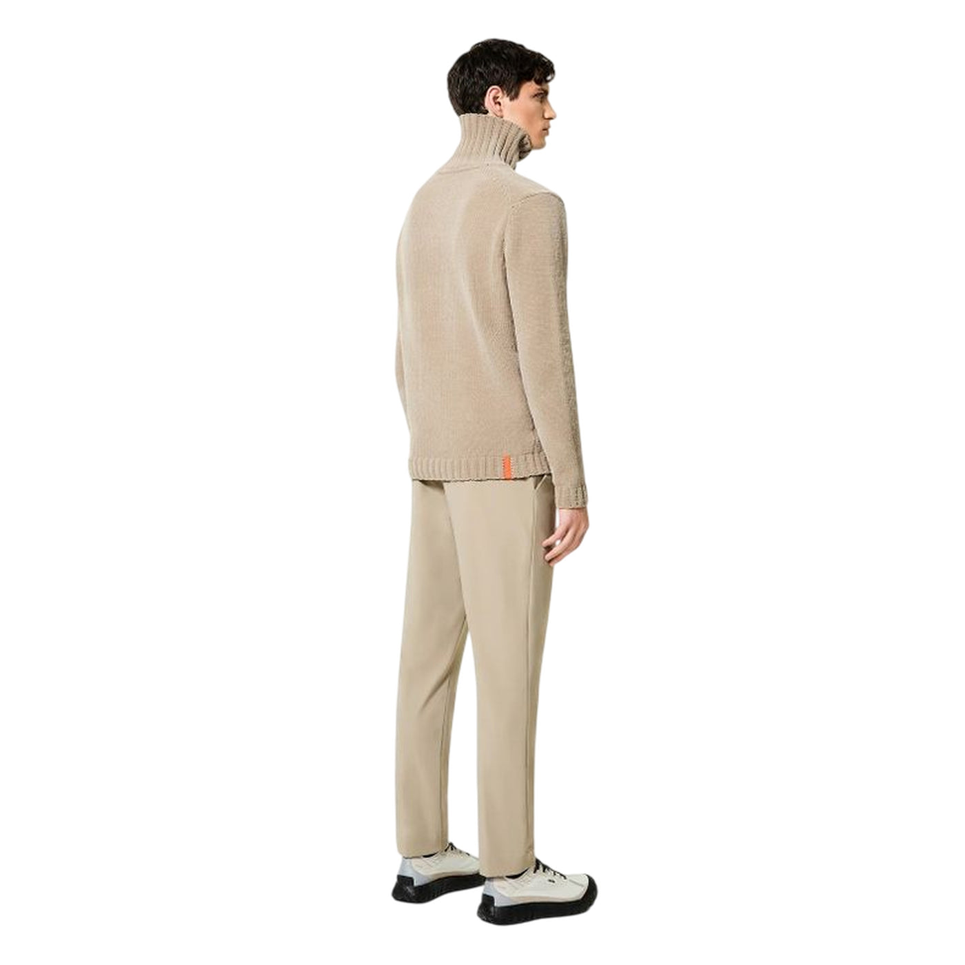 Maglione Uomo con collo a coste inglesi Beige modello intero retro