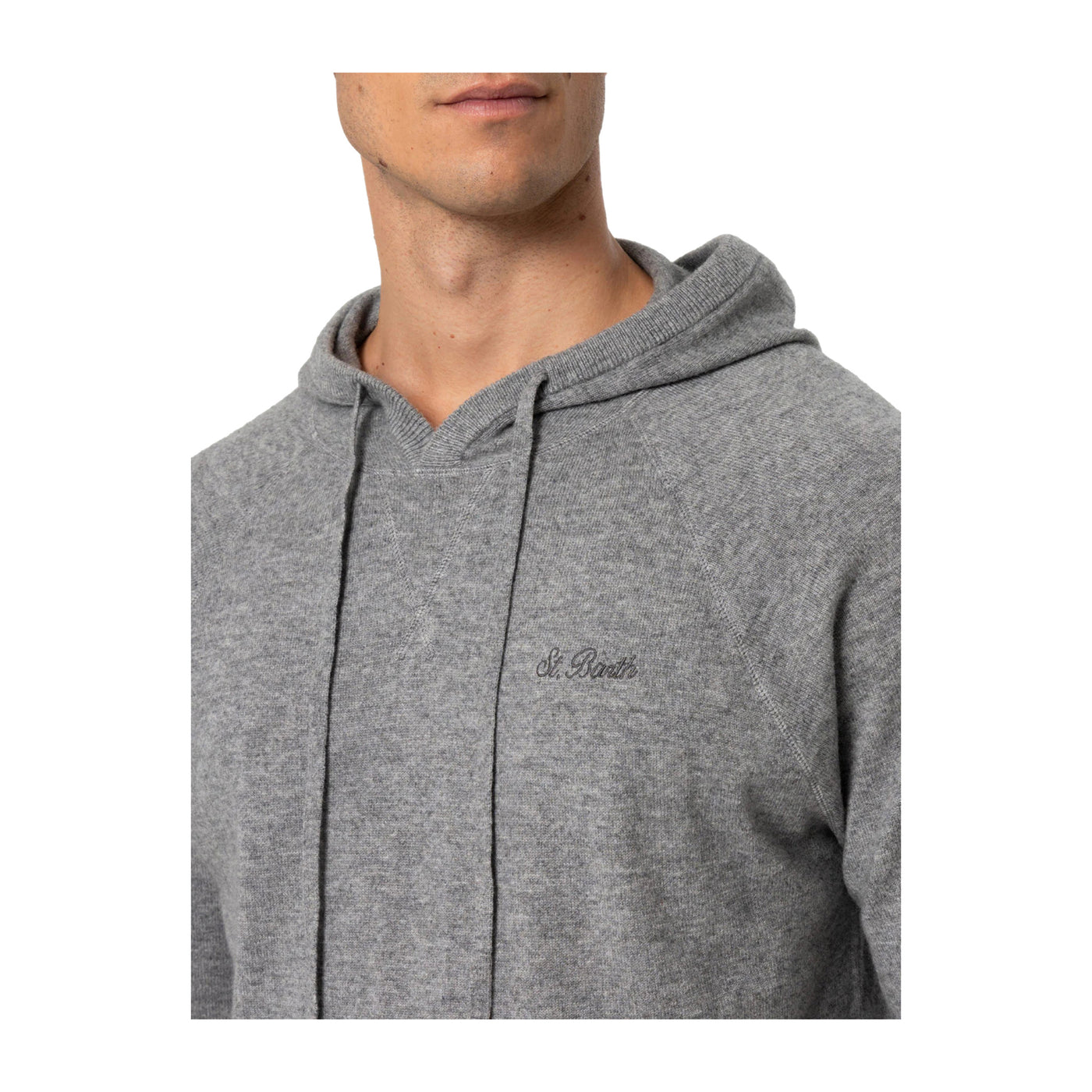 Maglione Uomo Willbur Grigio con cappuccio dettaglio modello ravvicinato