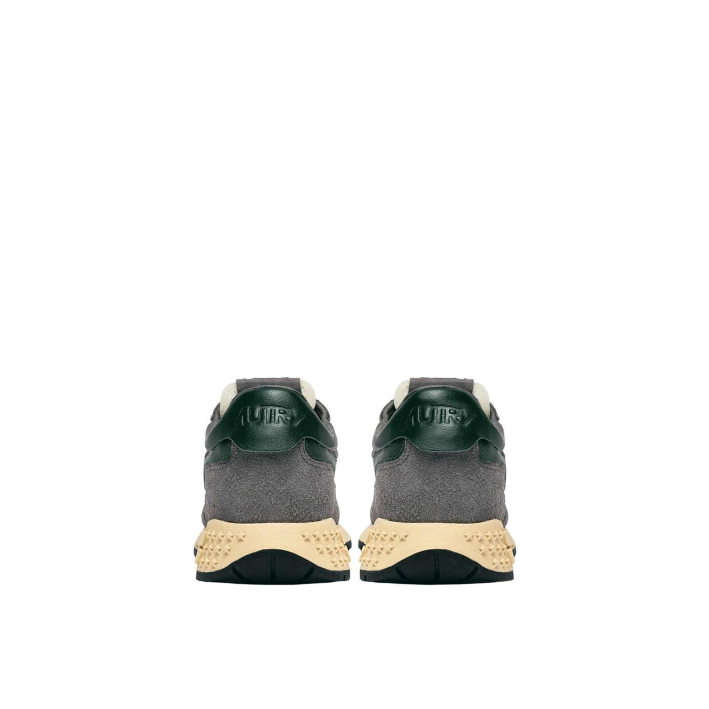 Acquista subito le Sneakers Uomo, in camoscio e pelle, suola in gomma e lacci piatti, firmate Autry su Old England: vieni a scoprire tutta la collezione sul nostro sito