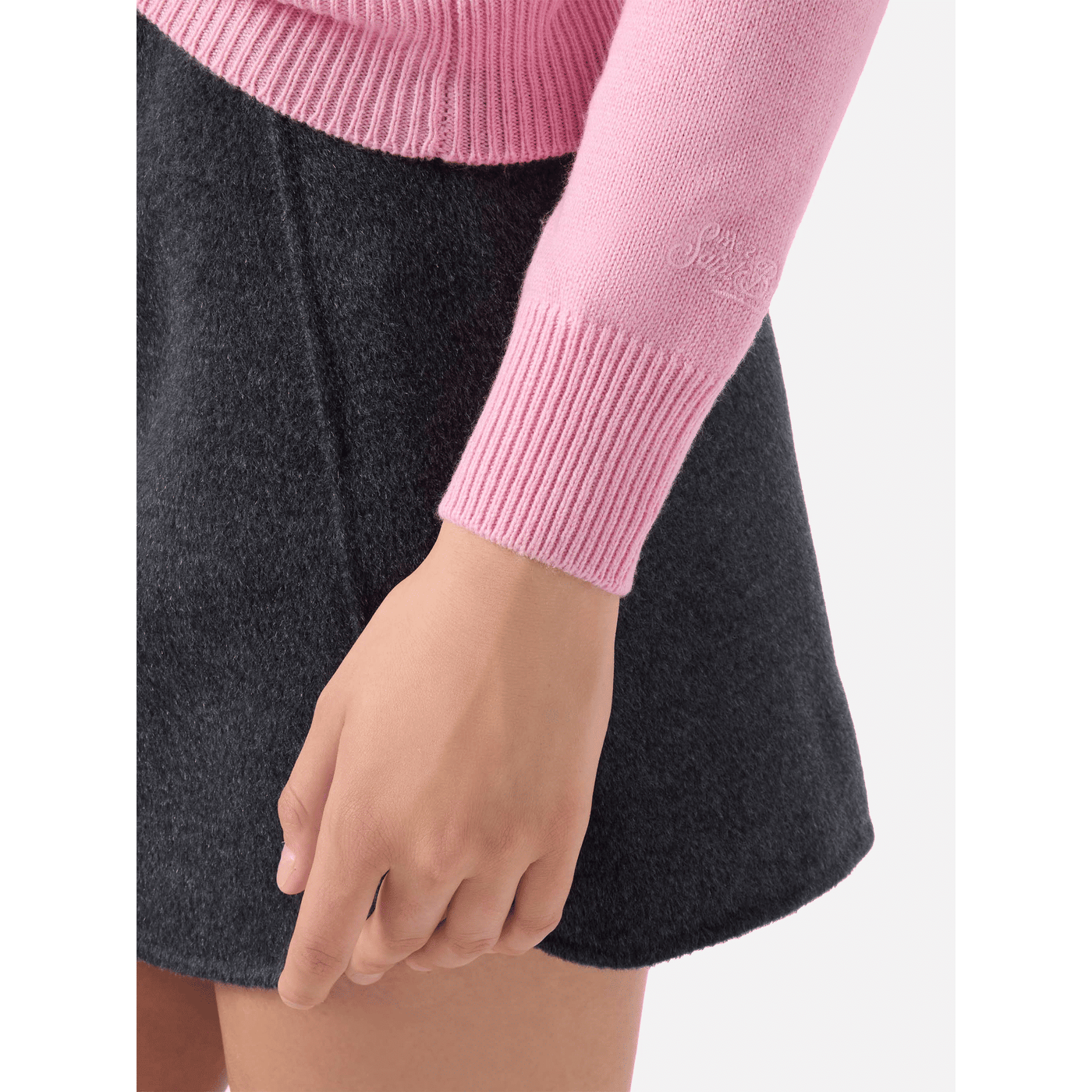Maglione New Queen in misto cashmere rosa con applicazione in strass Strassata
