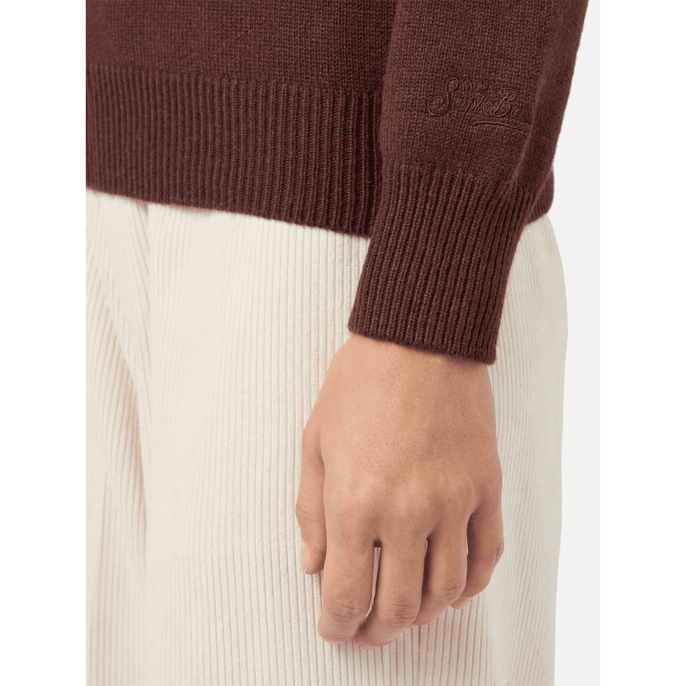 Maglione New Queen in misto cashmere marrone con jacquard Snoopy e ricamo | PEANUTS SPECIAL EDITION