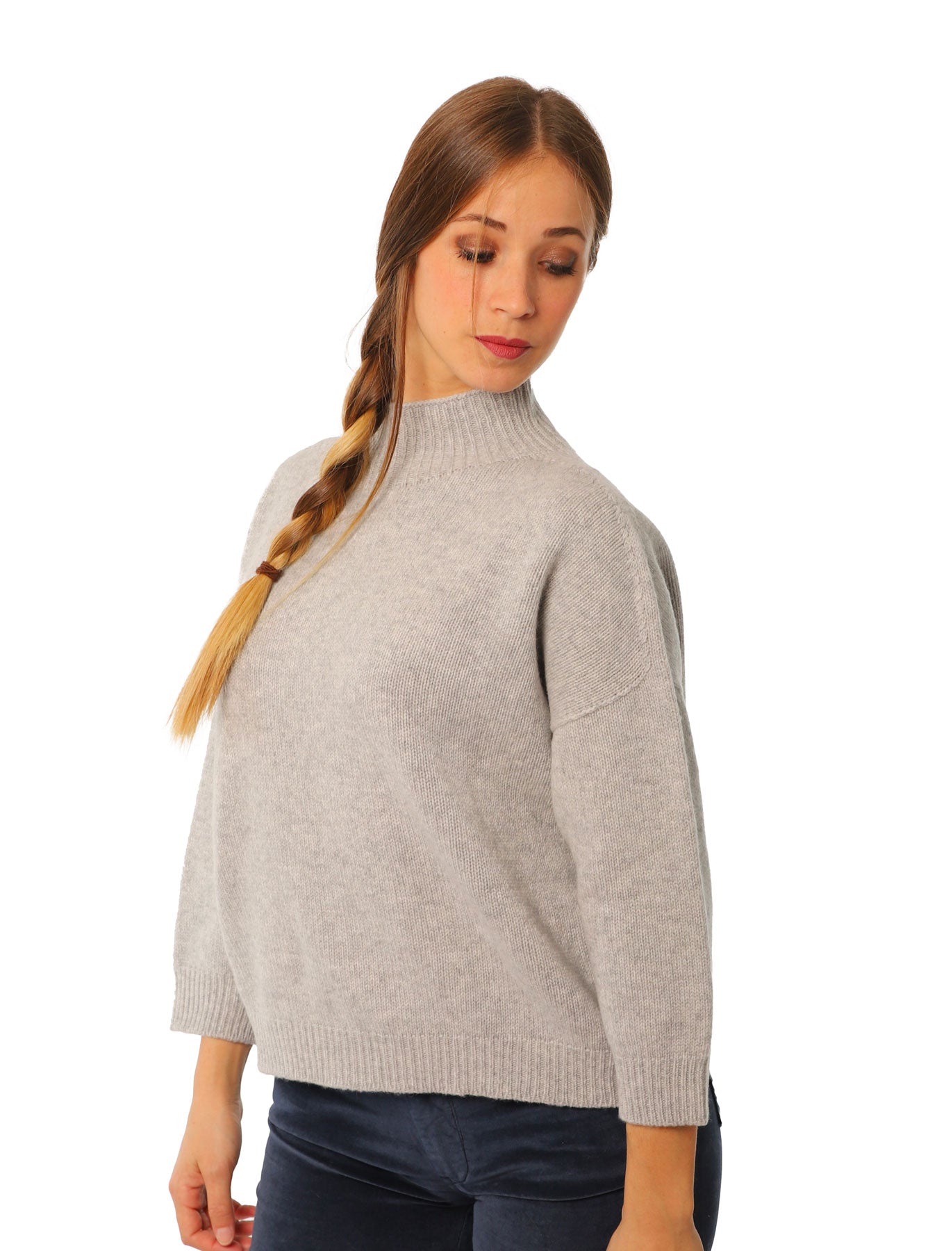 Women's sweater with dropped shoulders