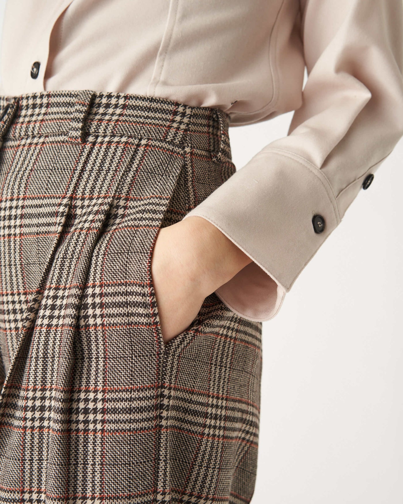 Women's trousers with English pattern