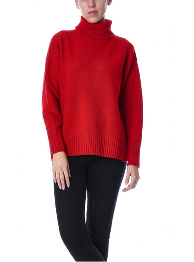 Women's turtleneck sweater with side slits
