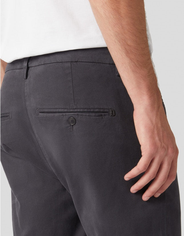 Men's slim chino trousers