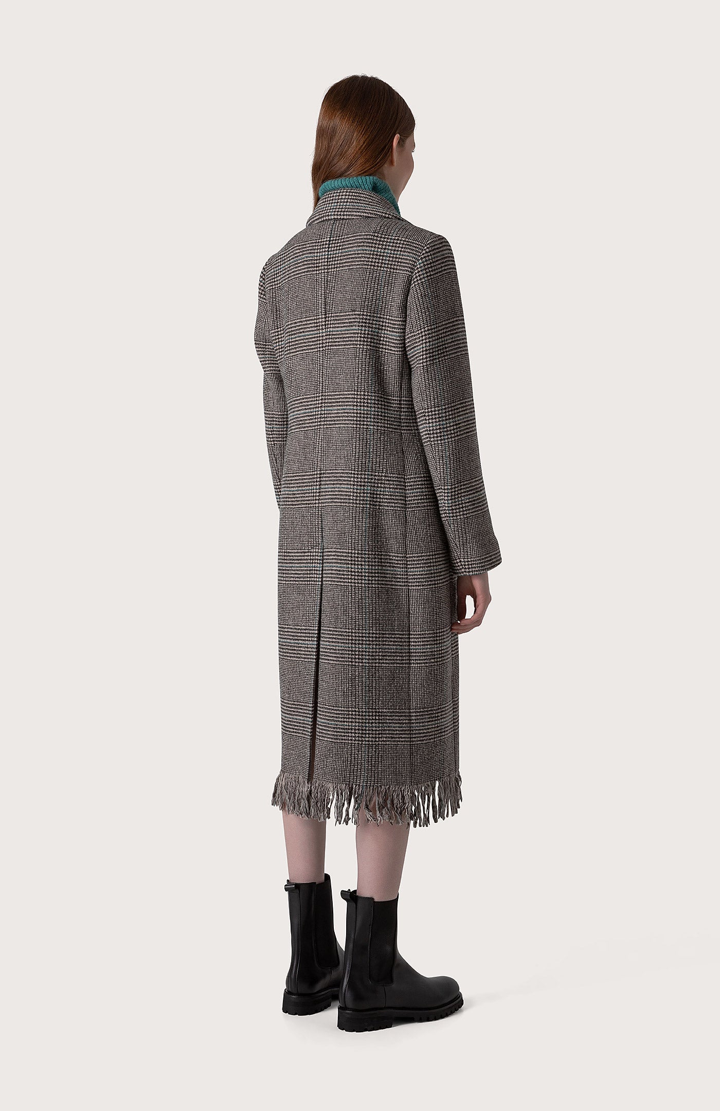 Women's coat with fringes