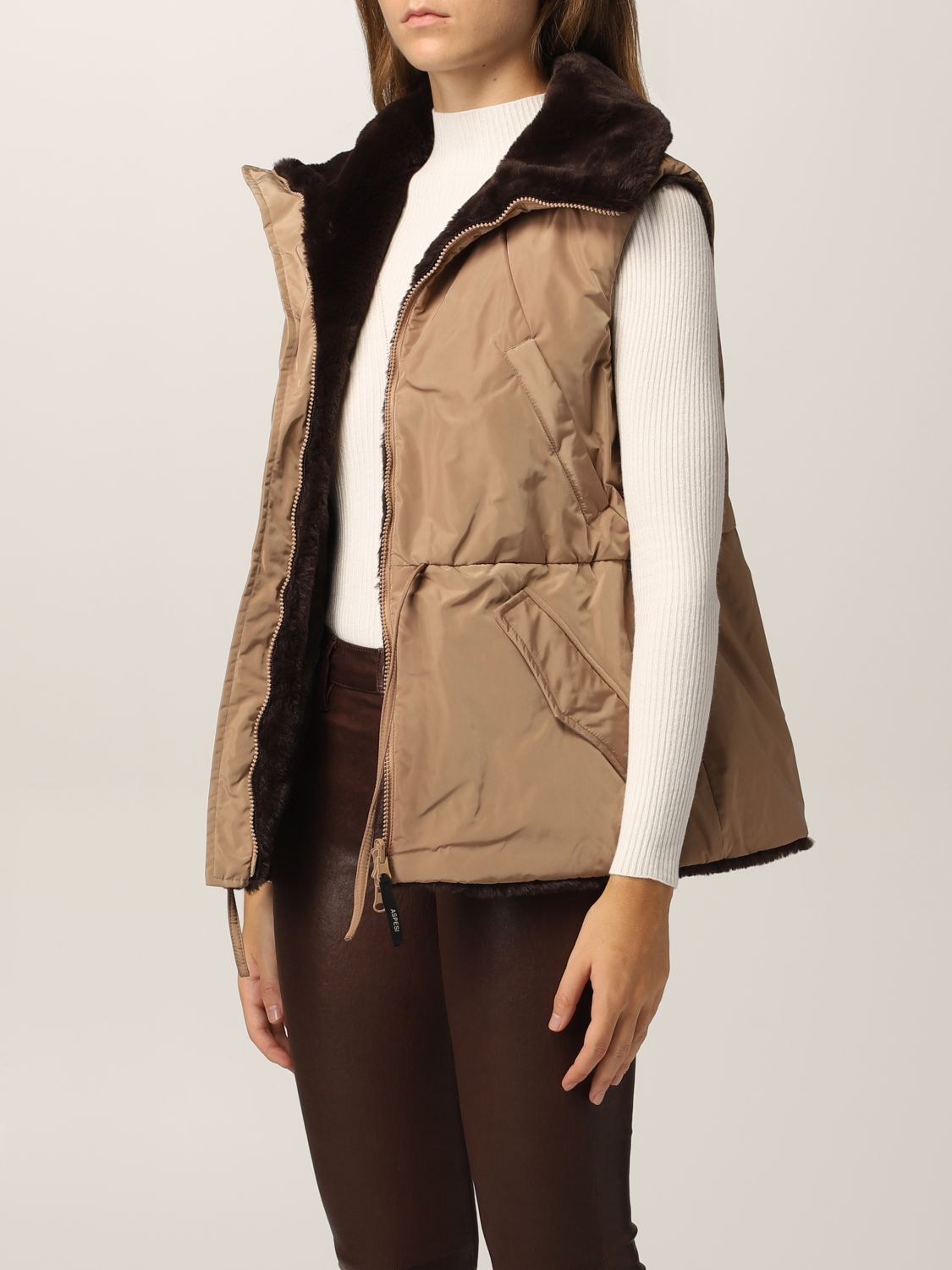 Women's gilet with fur lining