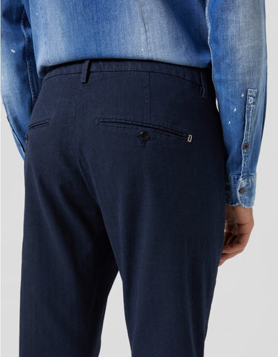Men's slim chino trousers