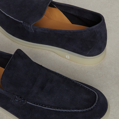 Mocassino da uomo blu navy firmato Lardini dettagli suola e logo