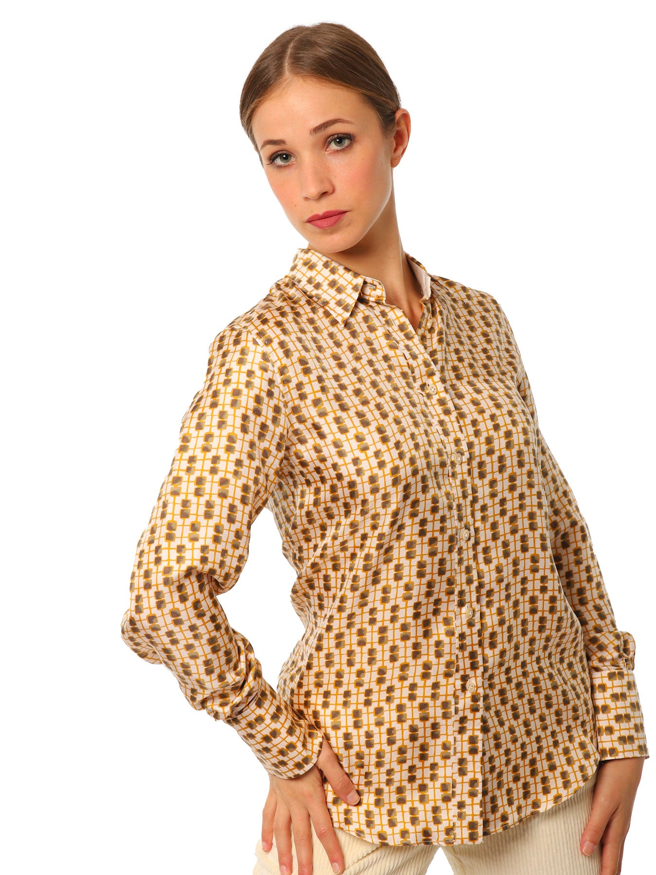 Women's shirts with geometric pattern
