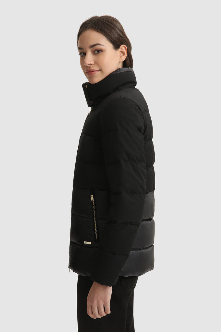 Woman down jacket with horizontal quilting