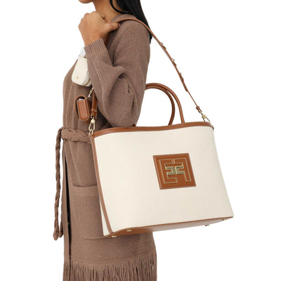 Borsa donna Elisabetta Franchi su modella vista frontale