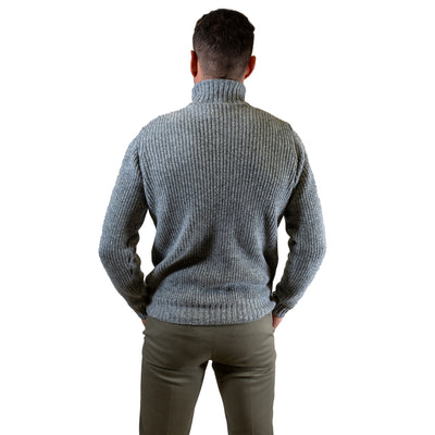 Men's thick knit turtleneck