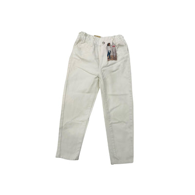 Jeans bianco tinta unita con chiusura con bottone e cerniera. Parte anteriore. 