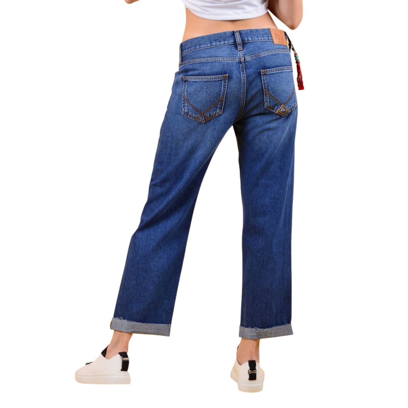 Jeans da donna firmati Roy Roger's su modella vista retro