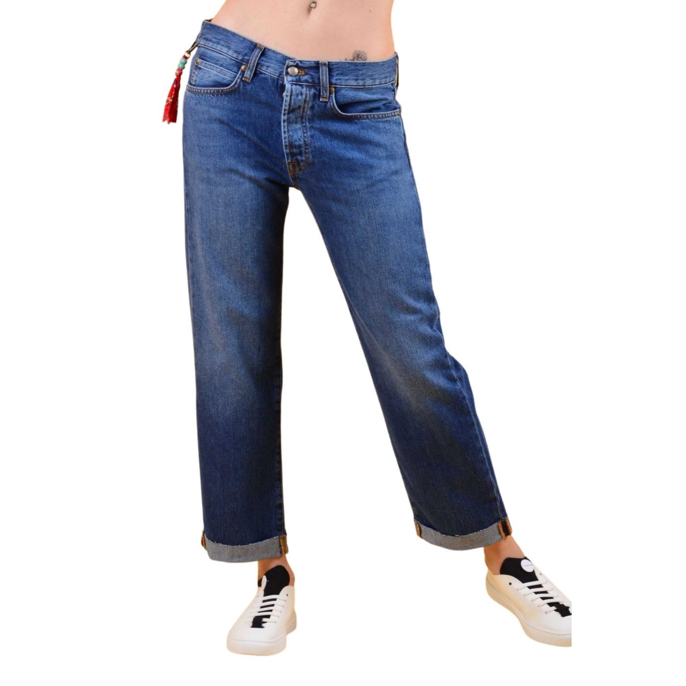 Jeans da donna firmati Roy Roger's su modella vista frontale