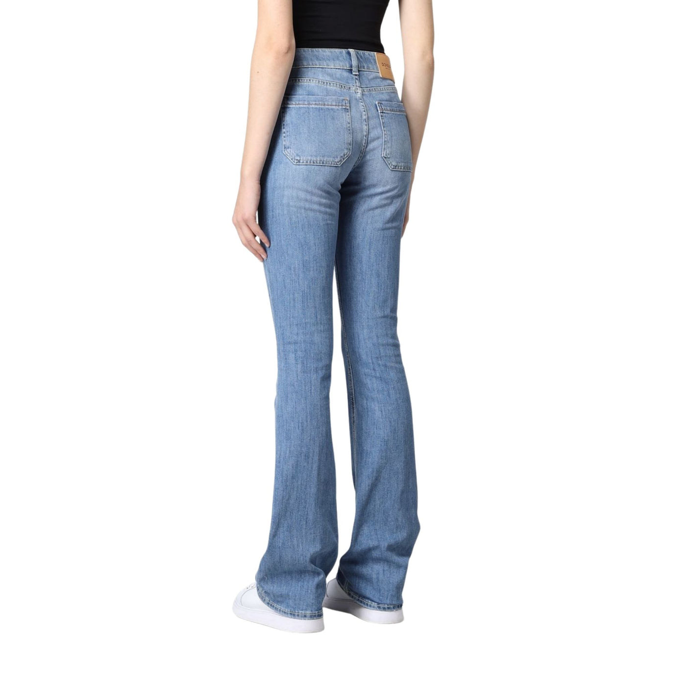 Jeans da donna denim firmato Dondup su modella vista retro