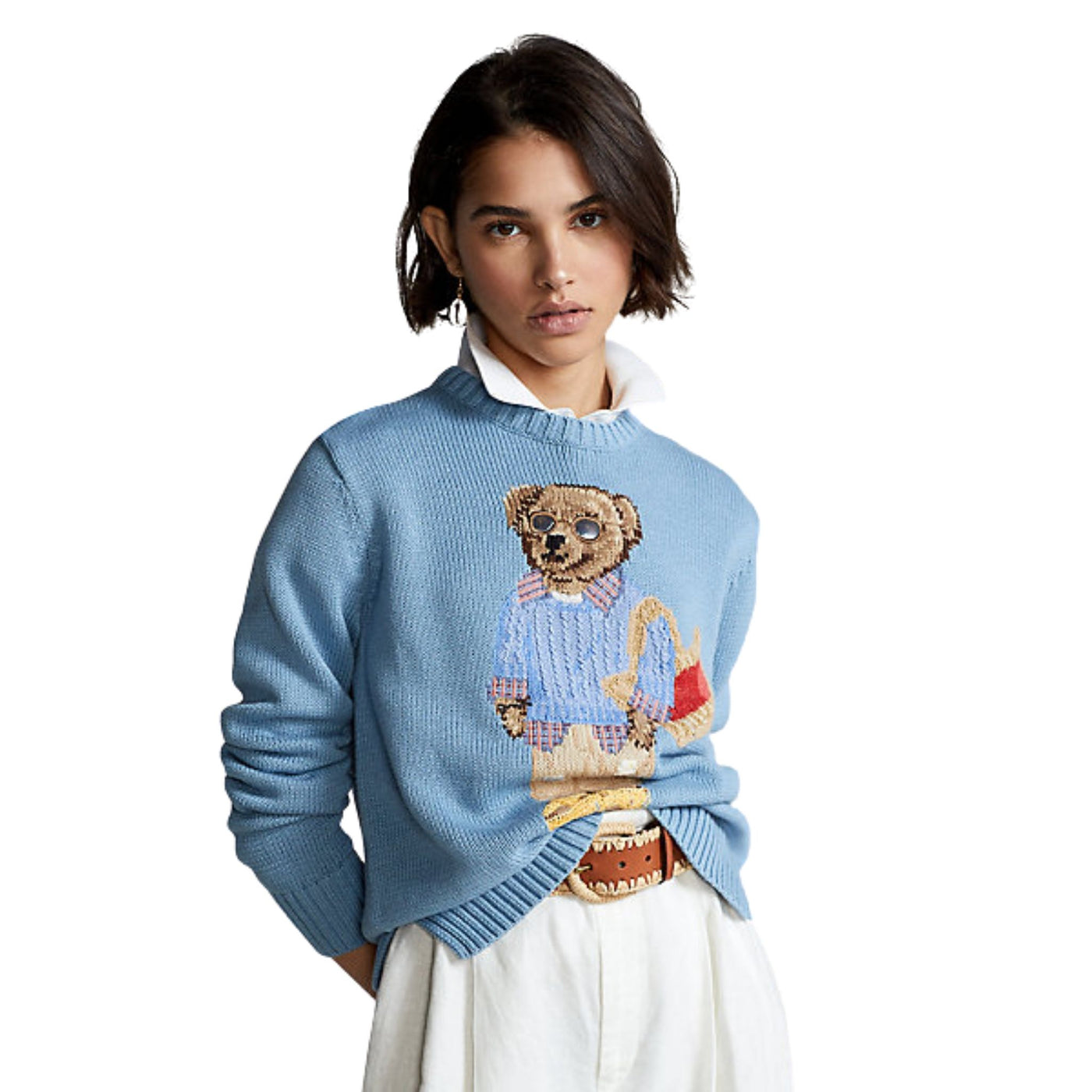 Maglia da donna celeste firmata Polo Ralph Lauren su modella vista frontale