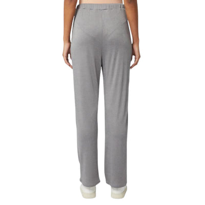 Pantalone da donna grigio firmato Max Mara su modella vista retro