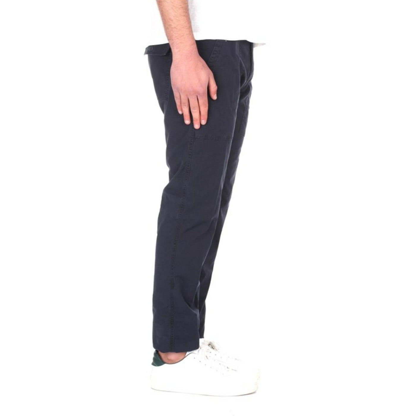 Men's trousers with solid color pockets