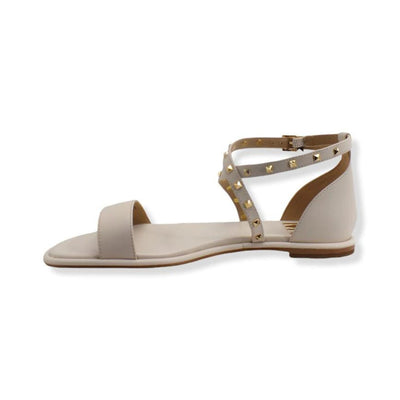 Women's sandals with metal accessories