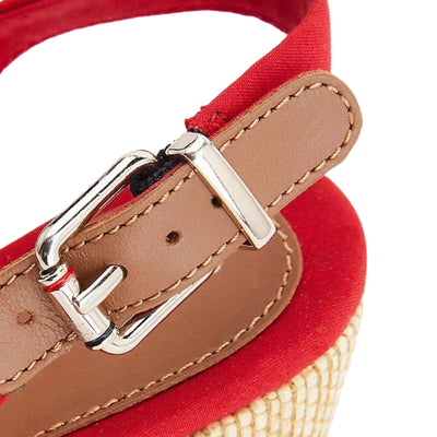 Woman sandal with leather strap