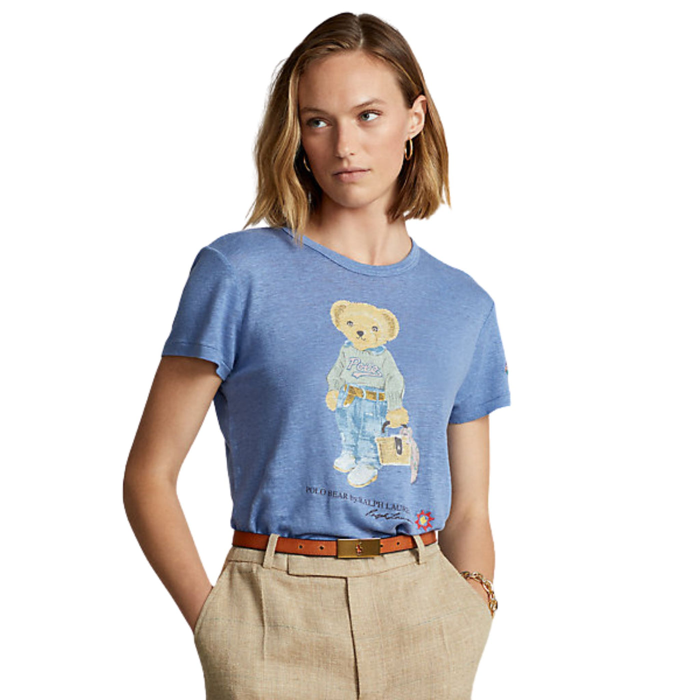T-shirt da donna azzurra firmata Polo Ralph Lauren su modella vista frontale
