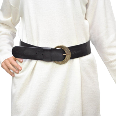 cintura donna gavazzeni in pelle marrone indossata