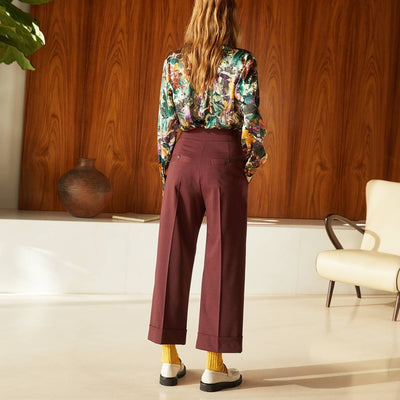 Straight leg women's trousers with turn-ups