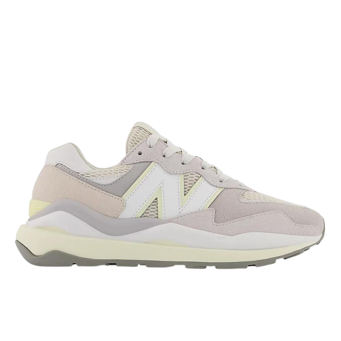 sneakers new balance grigie con dettagli riflettenti
